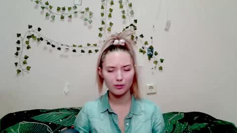 _kikiclark_ online show from 12-05-25, 03:30