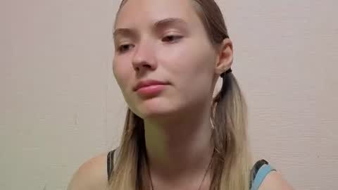 Snapshot of _kikiclark_ chatting on 07-05-26, 07:10 _kikiclark_ online show from 07-05-26, 07:10