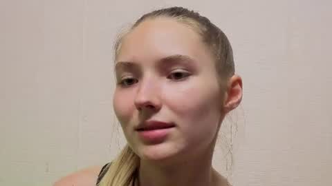 Snapshot of _kikiclark_ chatting on 07-09-26, 06:45 _kikiclark_ online show from 07-09-26, 06:45