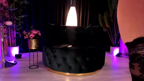 Snapshot of _kim_possible_ chatting on 09-15-25, 02:39 Kim online show from 09-15-25, 02:39