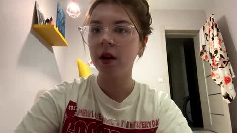 Molly   Emily online show from 02-10-25, 12:30