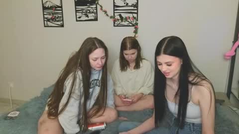 Molly   Emily online show from 03-12-25, 01:40