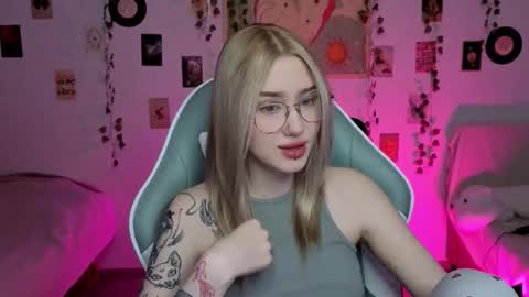 _kitekat_ online show from 11-13-25, 12:37