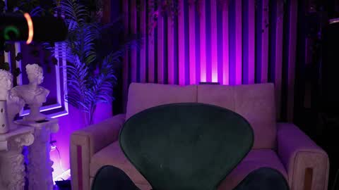   online show from 10-06-25, 08:28