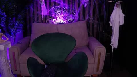   online show from 10-10-25, 08:30