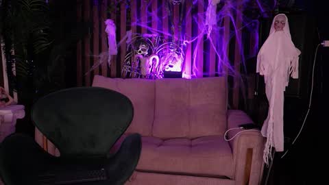   online show from 10-20-25, 10:54