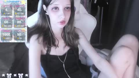  kuro  online show from 12-14-25, 07:36