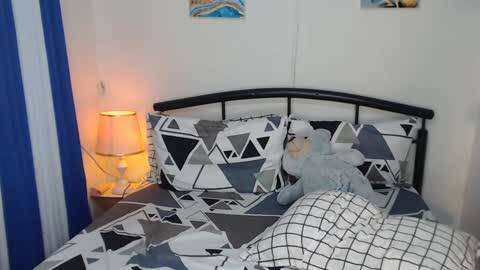 Kylie online show from 01-28-25, 11:49