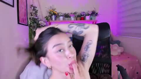 Kylie online show from 06-27-26, 07:08