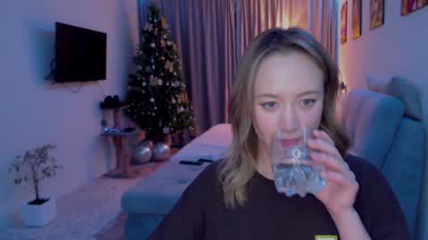 _lalune_ online show from 12-03-24, 12:02