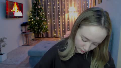 _lalune_ online show from 12-13-24, 07:21