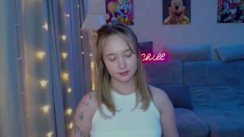 _lalune_ online show from 12-19-24, 10:21