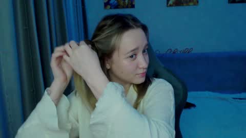 _lalune_ online show from 01-27-25, 01:37