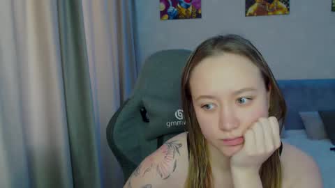 _lalune_ online show from 02-10-25, 06:31