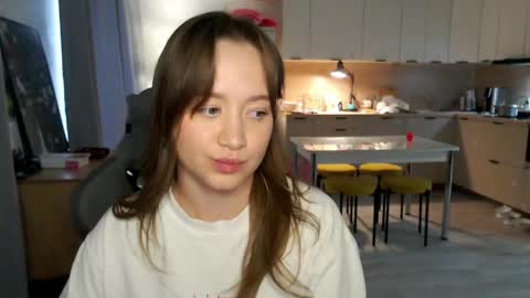 _lalune_ online show from 04-10-26, 07:24