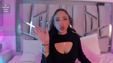 Snapshot of _lanna_jhonson_ chatting on 01-25-25, 02:03 Lanna online show from 01-25-25, 02:03