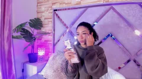 Snapshot of _lanna_jhonson_ chatting on 09-29-25, 01:00 Lanna online show from 09-29-25, 01:00