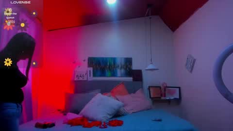 Snapshot of _lara1 chatting on 10-25-25, 06:57 paulina online show from 10-25-25, 06:57