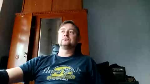 Snapshot of _lastjedi_ chatting on 11-18-25, 11:14 OBI-WAN online show from 11-18-25, 11:14