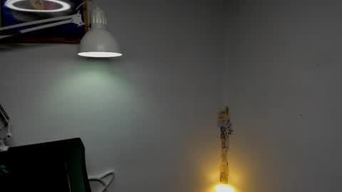 Layne online show from 11-14-25, 04:49