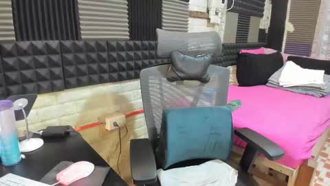 lexie online show from 09-24-25, 05:22