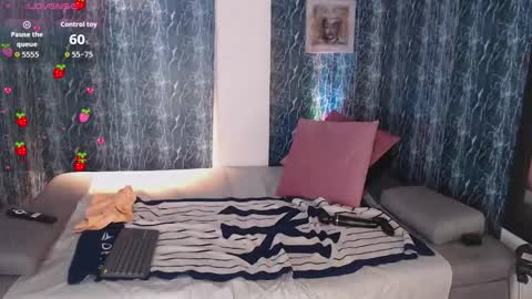 Snapshot of _lilithrose chatting on 09-19-25, 08:42 Ask me online show from 09-19-25, 08:42