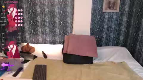 Snapshot of _lilithrose chatting on 06-15-26, 08:22 Ask me online show from 06-15-26, 08:22