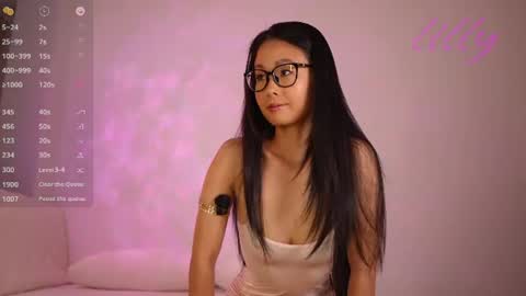_lillilly_ online show from 06-19-26, 05:01