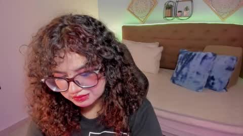 Snapshot of _lilly_miller chatting on 11-19-25, 07:03 Liily online show from 11-19-25, 07:03