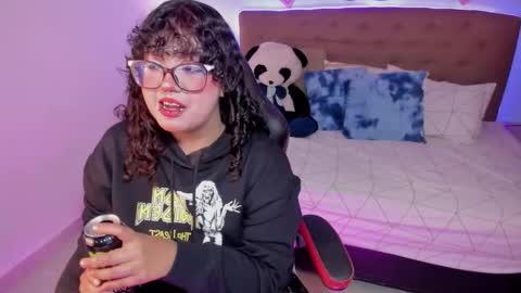 Snapshot of _lilly_miller chatting on 11-26-25, 06:53 Liily online show from 11-26-25, 06:53