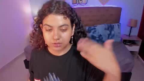 Snapshot of _lilly_miller chatting on 12-02-25, 08:04 Liily online show from 12-02-25, 08:04