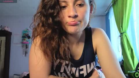 Lindasy online show from 11-18-25, 02:10