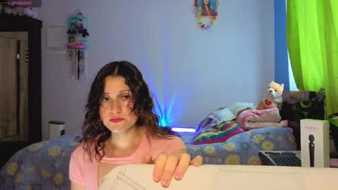 Lindasy online show from 11-19-25, 02:39