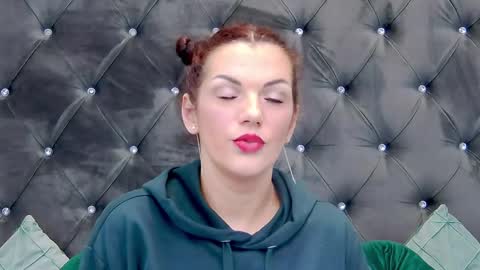 Lisa online show from 02-10-25, 06:13