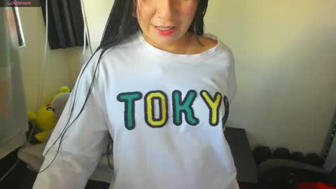 Snapshot of _litle_mily_ chatting on 05-06-26, 09:53 Mily online show from 05-06-26, 09:53