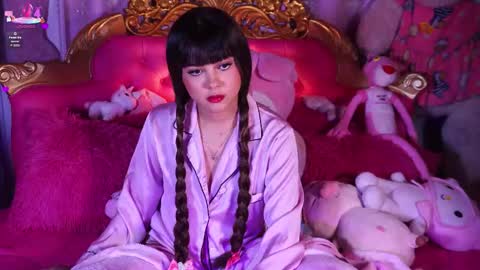 Snapshot of _little_glrl_ chatting on 11-19-25, 10:26 _little_glrl_ online show from 11-19-25, 10:26