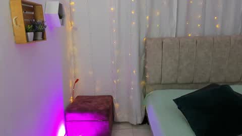 Ivy 3 online show from 01-30-25, 07:59