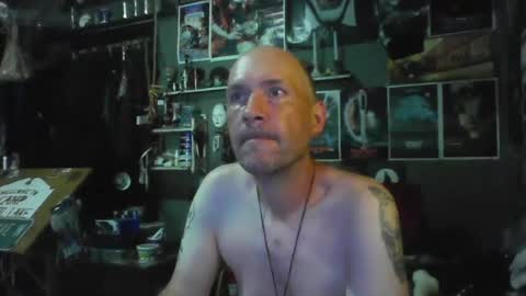 Snapshot of _longfellow chatting on 06-19-26, 03:16 That guy online show from 06-19-26, 03:16