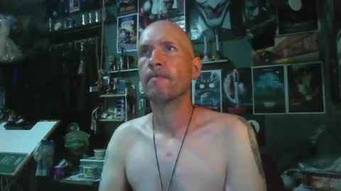 Snapshot of _longfellow chatting on 06-27-26, 04:56 That guy online show from 06-27-26, 04:56