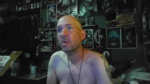 Snapshot of _longfellow chatting on 07-19-26, 03:49 That guy online show from 07-19-26, 03:49