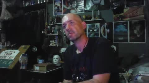 Snapshot of _longfellow chatting on 07-20-26, 04:05 That guy online show from 07-20-26, 04:05