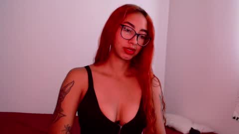 Snapshot of _loreana_ chatting on 01-28-25, 12:22 _loreana_ online show from 01-28-25, 12:22