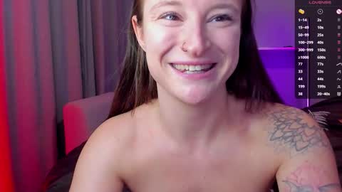 Snapshot of _lorra chatting on 09-28-25, 07:19 _lorra online show from 09-28-25, 07:19