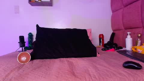 Lorrayne online show from 02-25-25, 03:05