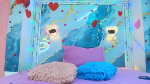 Snapshot of _lorrayne_ chatting on 02-20-26, 12:05 Lorrayne online show from 02-20-26, 12:05