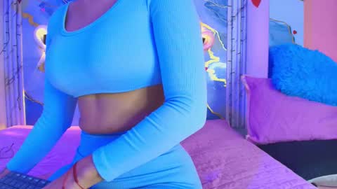 Snapshot of _lorrayne_ chatting on 02-26-26, 12:15 Lorrayne online show from 02-26-26, 12:15