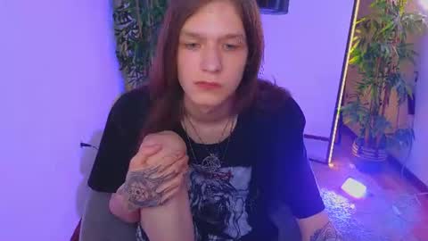 Snapshot of _lou1s_ chatting on 07-05-26, 05:31 _lou1s_ online show from 07-05-26, 05:31