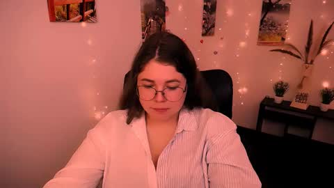 Snapshot of _lovely_mary chatting on 09-12-25, 08:14 Mary online show from 09-12-25, 08:14