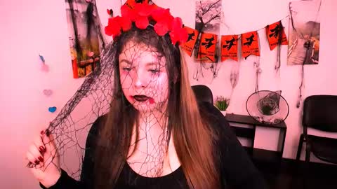 Snapshot of _lovely_mary chatting on 10-30-25, 11:00 Mary online show from 10-30-25, 11:00