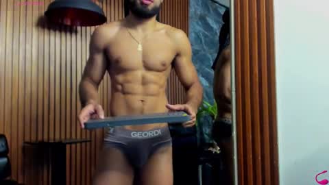 _luca_flame online show from 10-22-25, 04:40